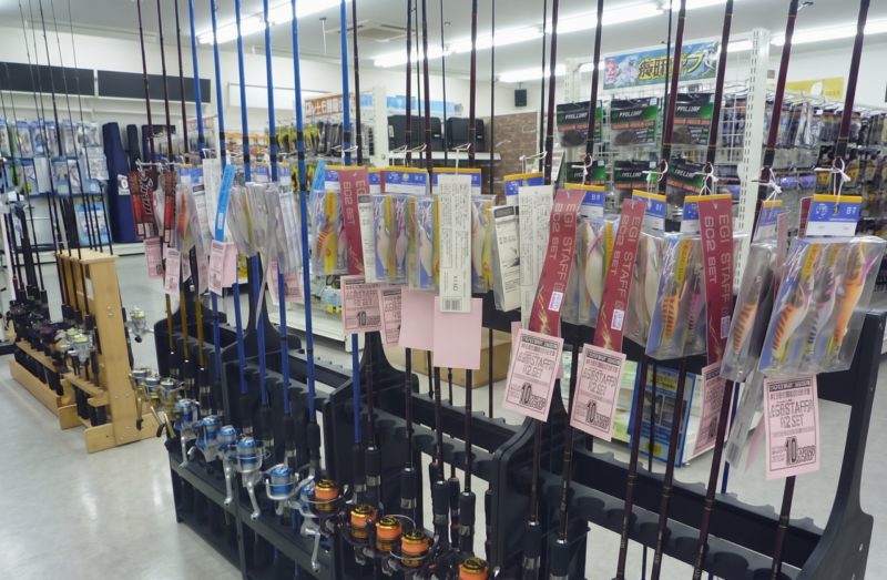 釣具店に並ぶ初心者用の格安セット竿