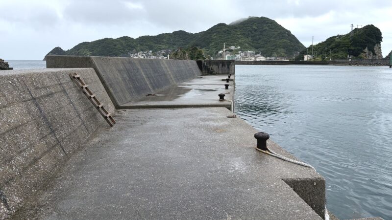 外波止の湾内