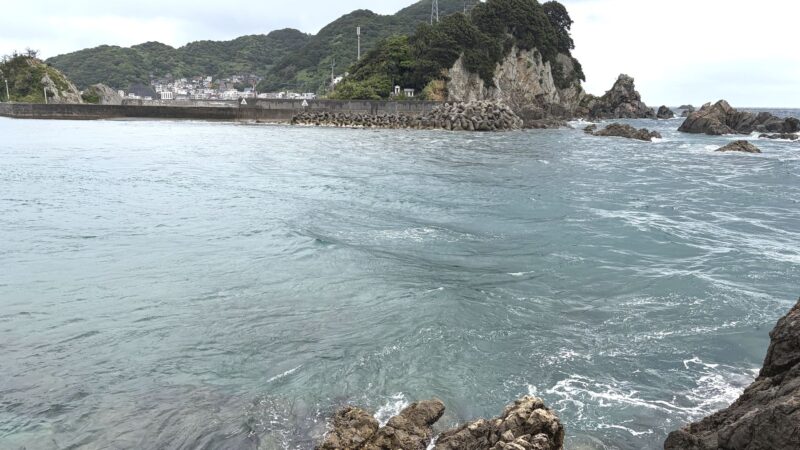 保戸島との水道